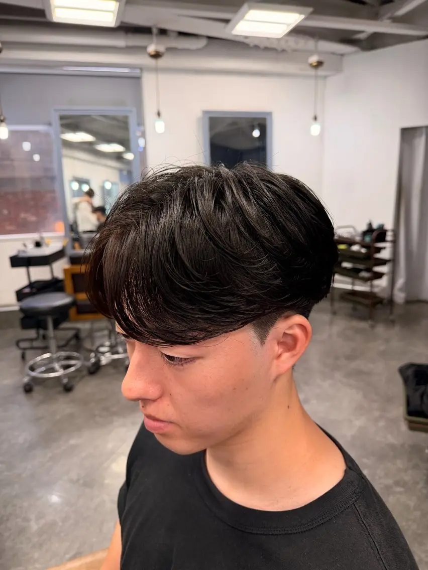 パーマ メンズ カット パーマ 全パーマ特化/センタ ーパート/フェザーのヘアスタイル