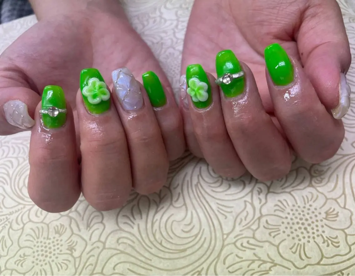 ネイル フラワーネイル precious nail roomのネイルデザイン