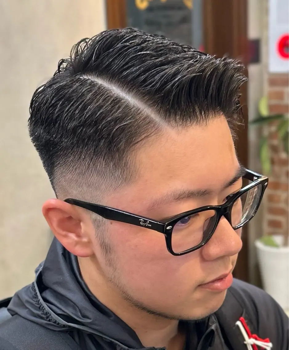 ショート パーマ メンズ トミモト アユムのヘアスタイル
