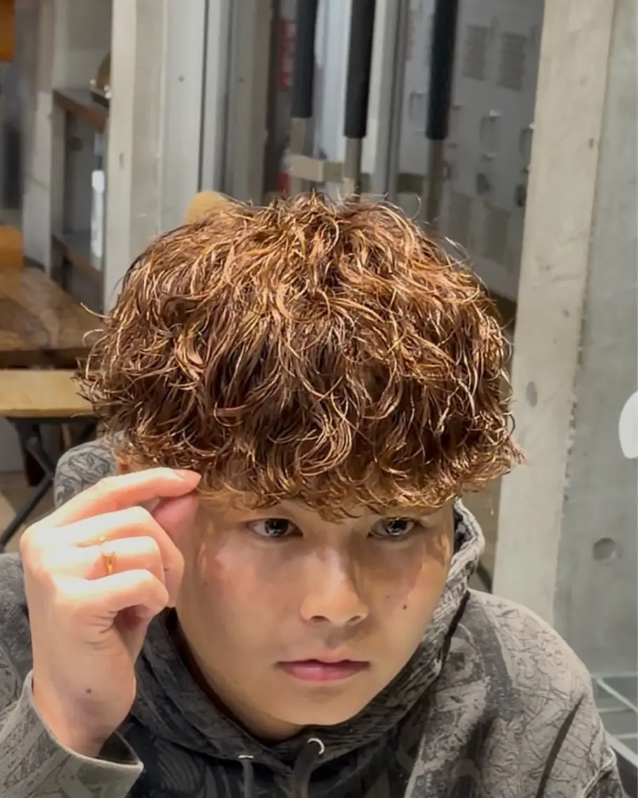 カラー パーマ メンズ メンズパーマ ブラウンカラー カット ヘアカラー パーマ fifth 堀内新史のヘアスタイル