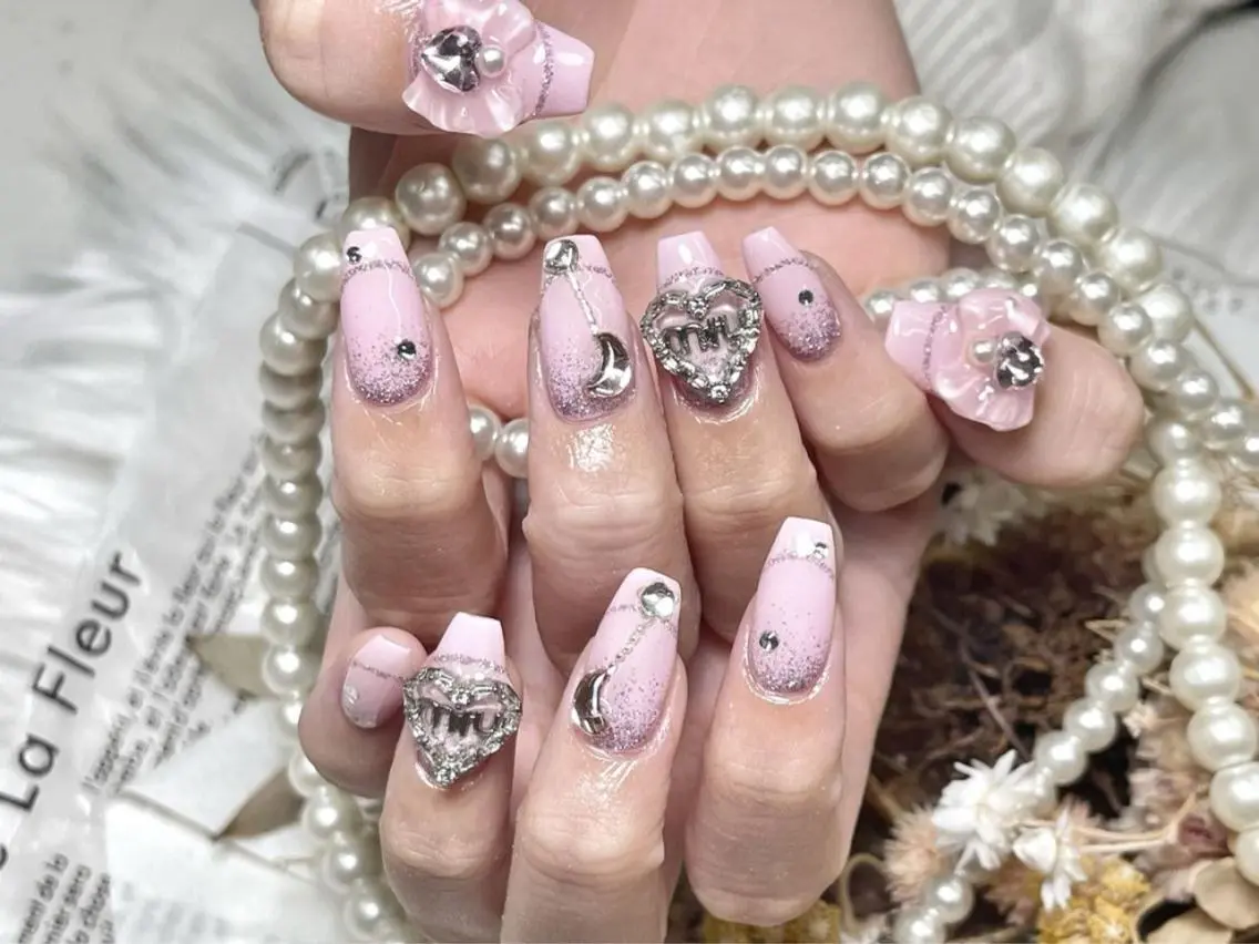 メンズ ネイル アートネイル フレンチネイル ジェルネイル キラキラネイル パラジェル Bloom kabukiのネイルデザイン