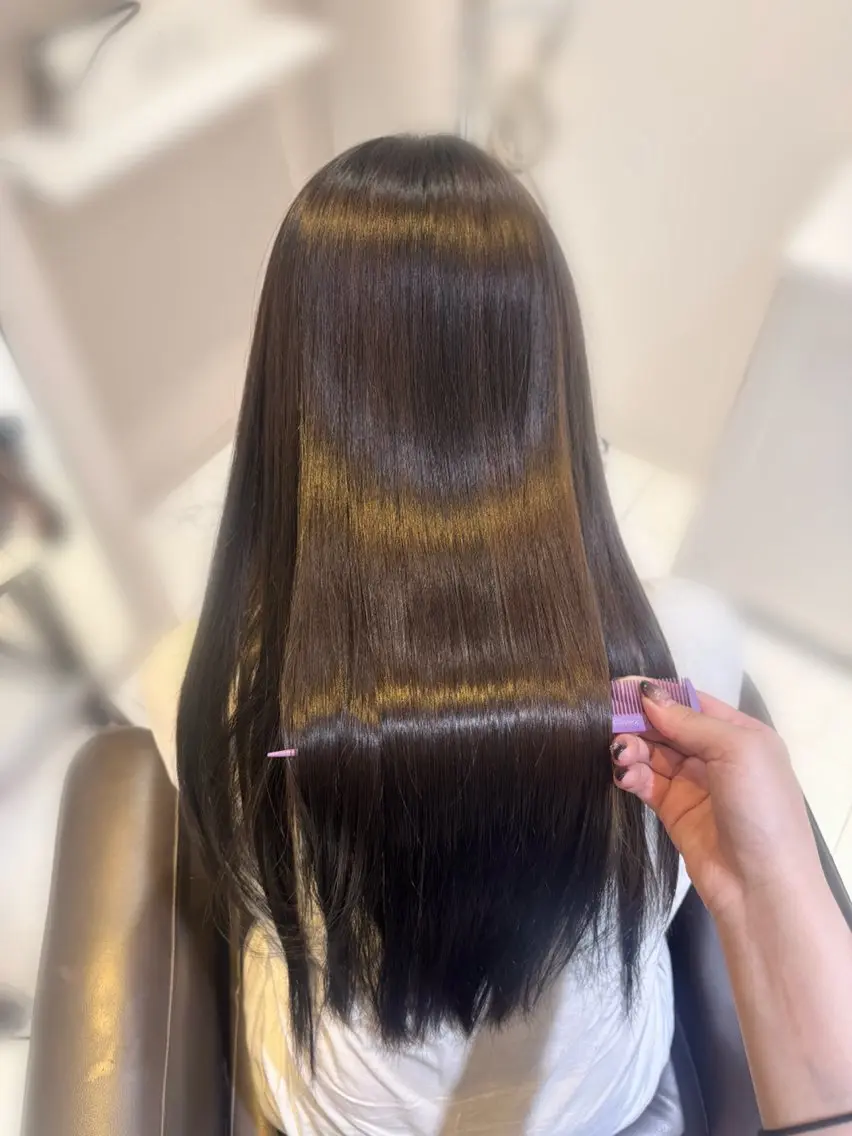 ロング ヘアカラー トリートメント 𝐿𝑒𝑒 四ツ橋 𝑅𝐴𝑁𝐴のヘアスタイル