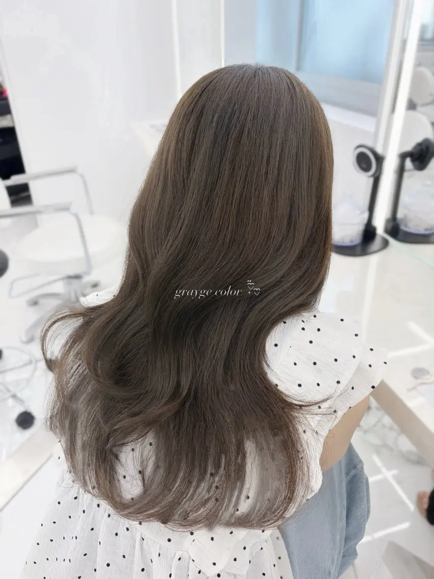 ロング カラー ベージュカラー 透明感カラー 顔まわりレイヤー 顔周りカット 韓国風ヘア カット ヘアカラー トリートメント 本日🈳有!/透明感 艶カラーとどさんのヘアスタイル