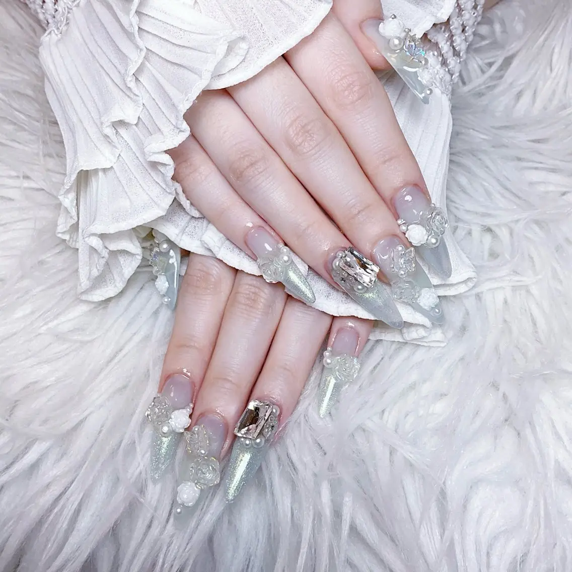 ネイル ハンドネイル 🍭Yun nail hyejin🌸のネイルデザイン