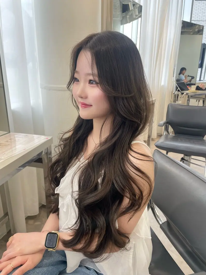 ロング カラー ヘアアレンジ ベージュカラー 透明感カラー ミント ミントベージュ ヘアカラー Kana 艶カラー透明感カラーのヘアスタイル