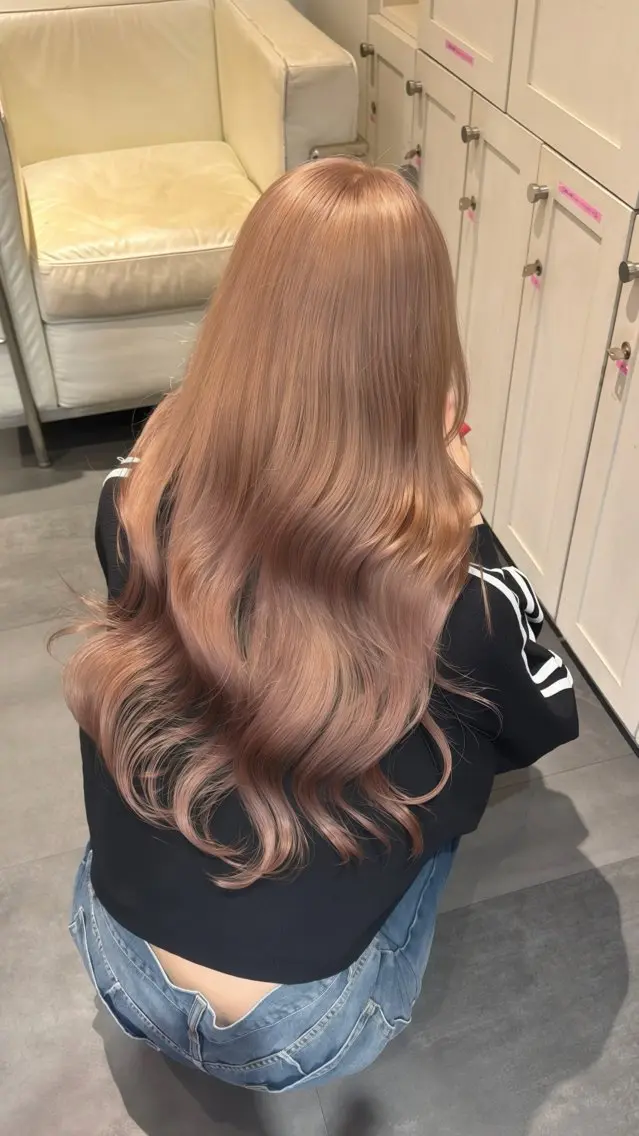ロング ヘアカラー コスギ ユカナのヘアスタイル