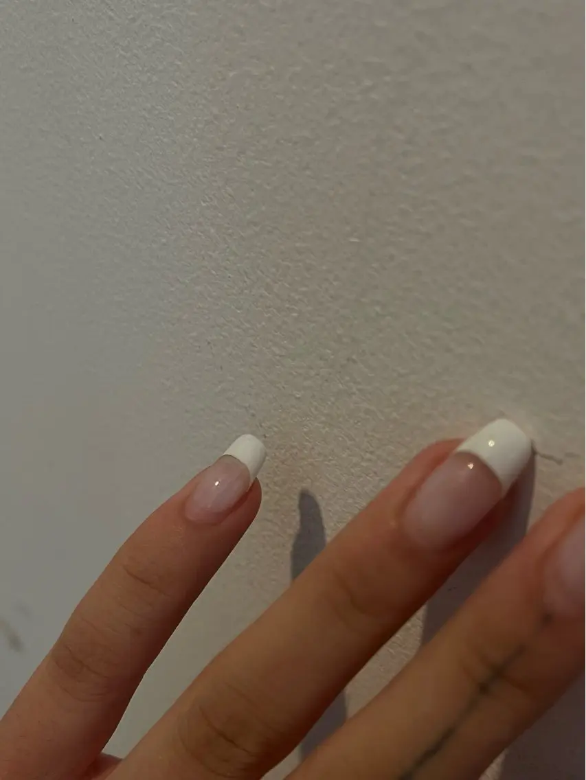 ネイル フレンチネイル Hi' nail yunaのネイルデザイン