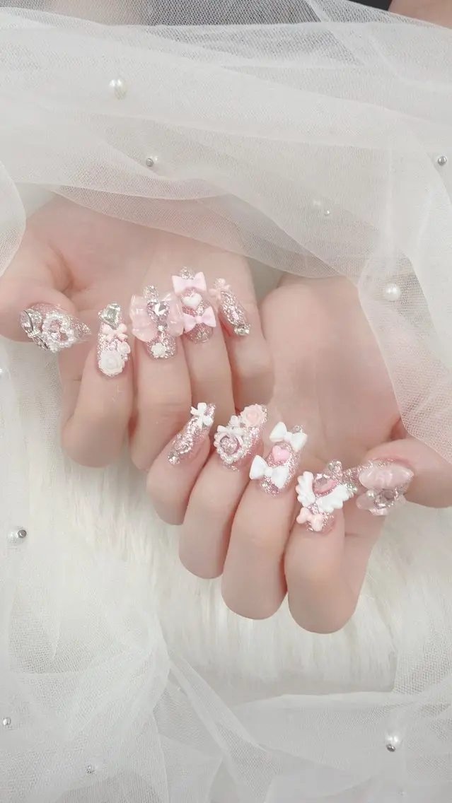 ネイル アートネイル オーロラネイル ボルドー チークネイル フレンチネイル ハンドネイル Sakura Nail Salonのネイルデザイン