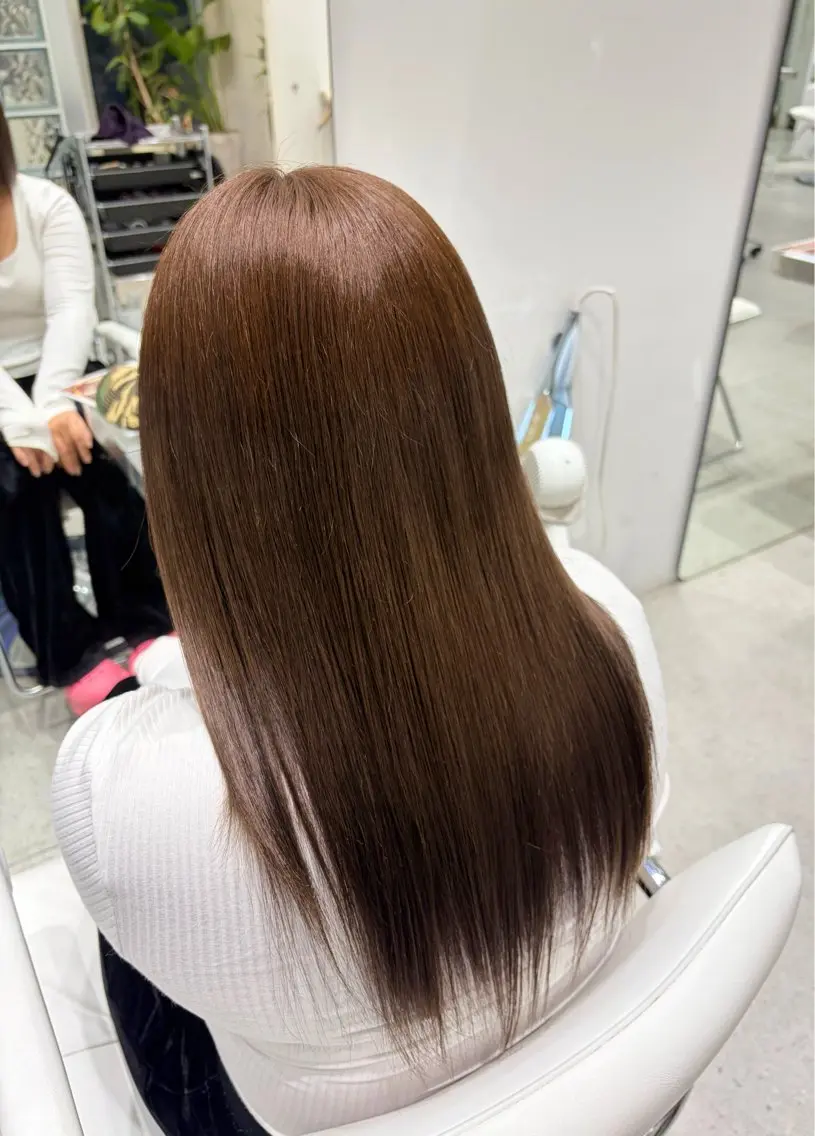 カラー 吉田 百々花のヘアスタイル