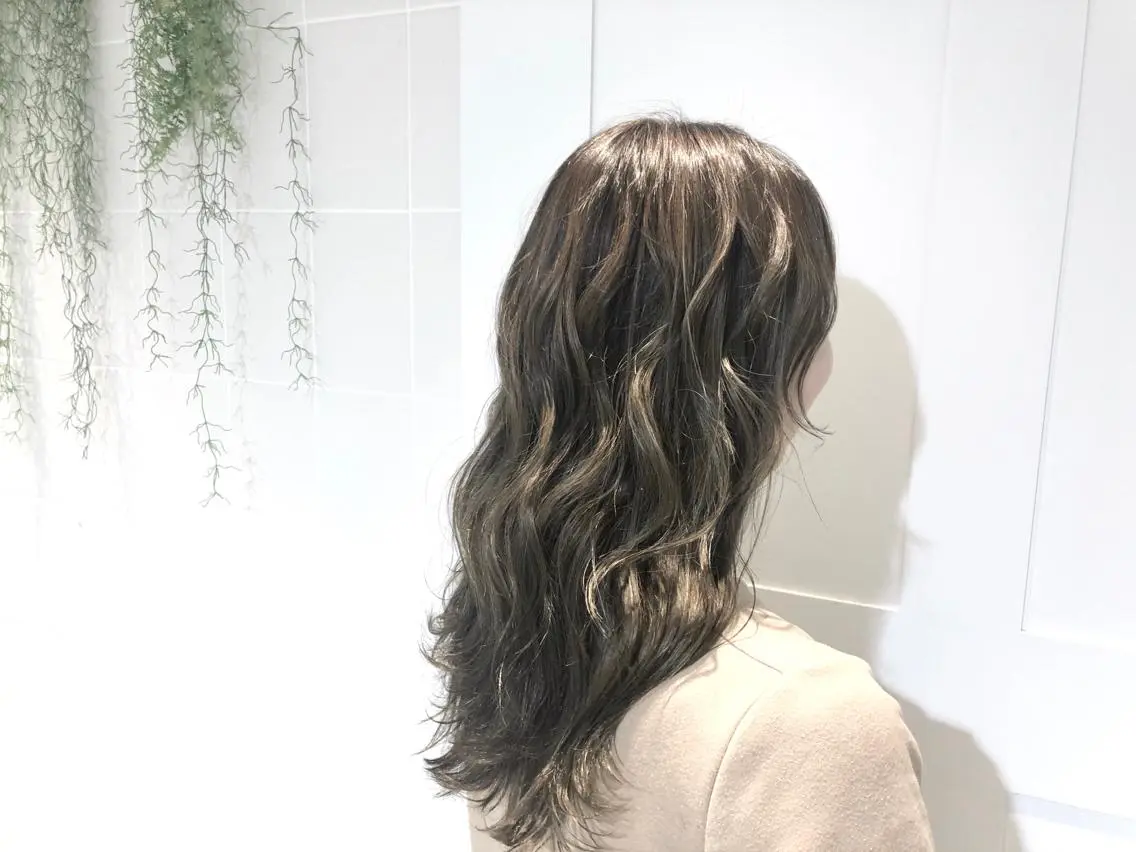 ロング カラー ヘアカラー トリートメント まつげ兼任しもさこ 🌟レイヤー得意のヘアスタイル