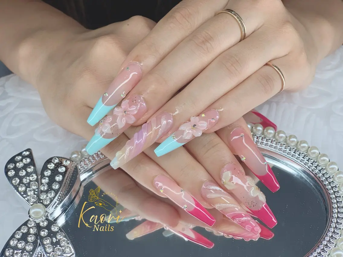 ネイル チークネイル ドット フレンチネイル ジェルネイル グラデーション Kaori Nailのネイルデザイン