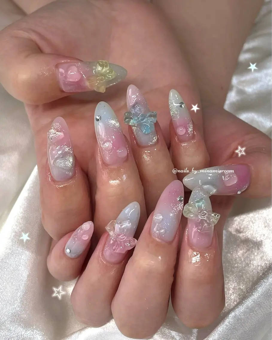 ネイル ハンドネイル フットネイル 志賀 美南のネイルデザイン