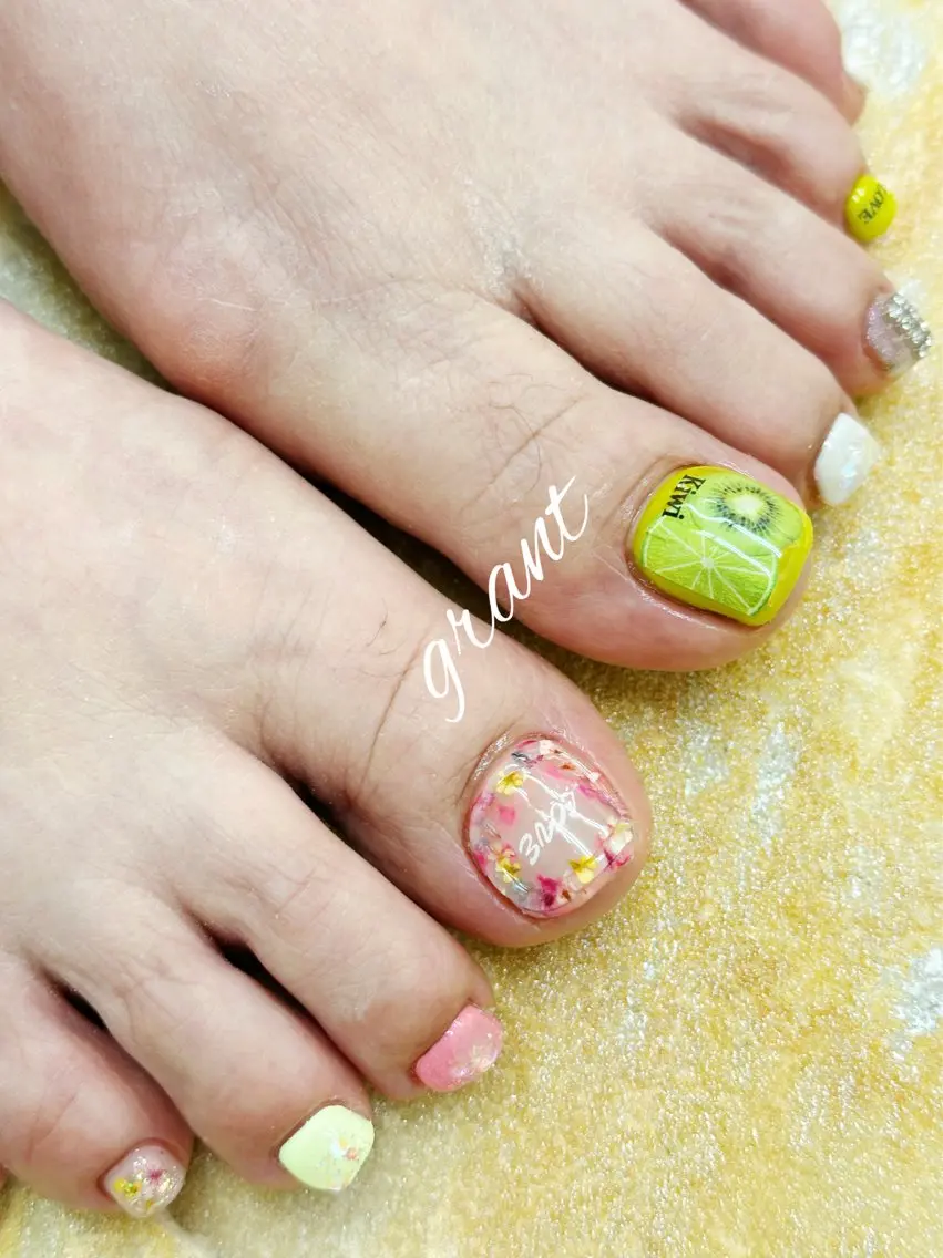 ネイル フットネイル フットネイル nailsalon grantのネイルデザイン