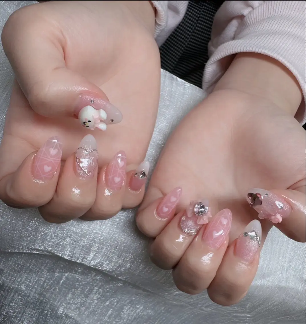 ネイル フレンチネイル ジェルネイル ガラスフレンチ ハロウィン ハート H.baby Nail Salonのネイルデザイン
