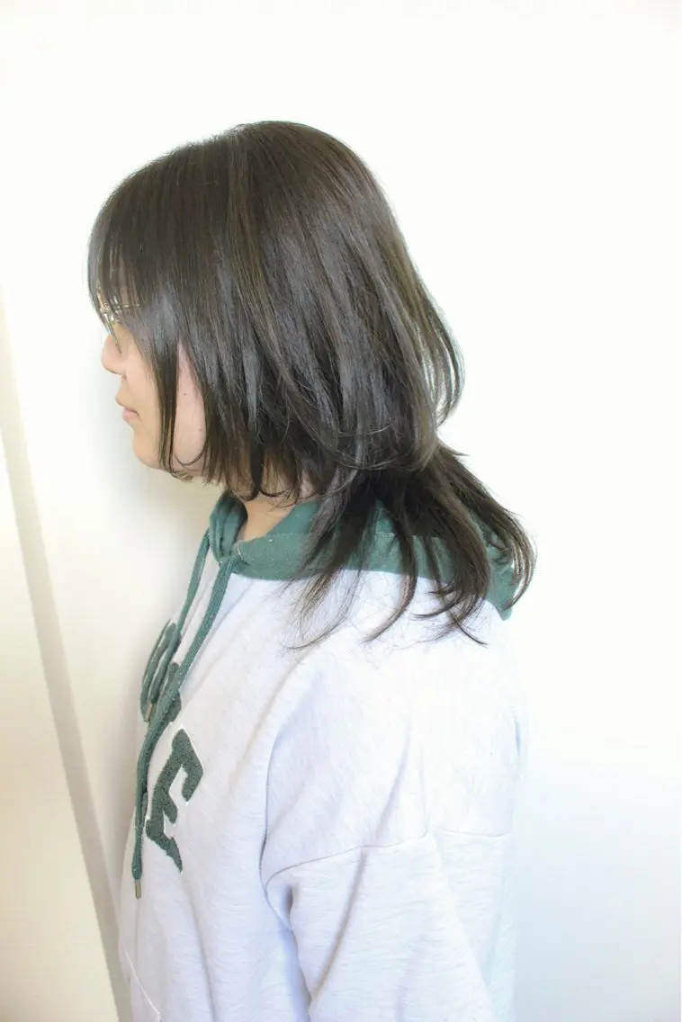 ミディアム カラー アッシュ ボブ レイヤーカット ウルフカット カット ヘアカラー 土居 正季のヘアスタイル