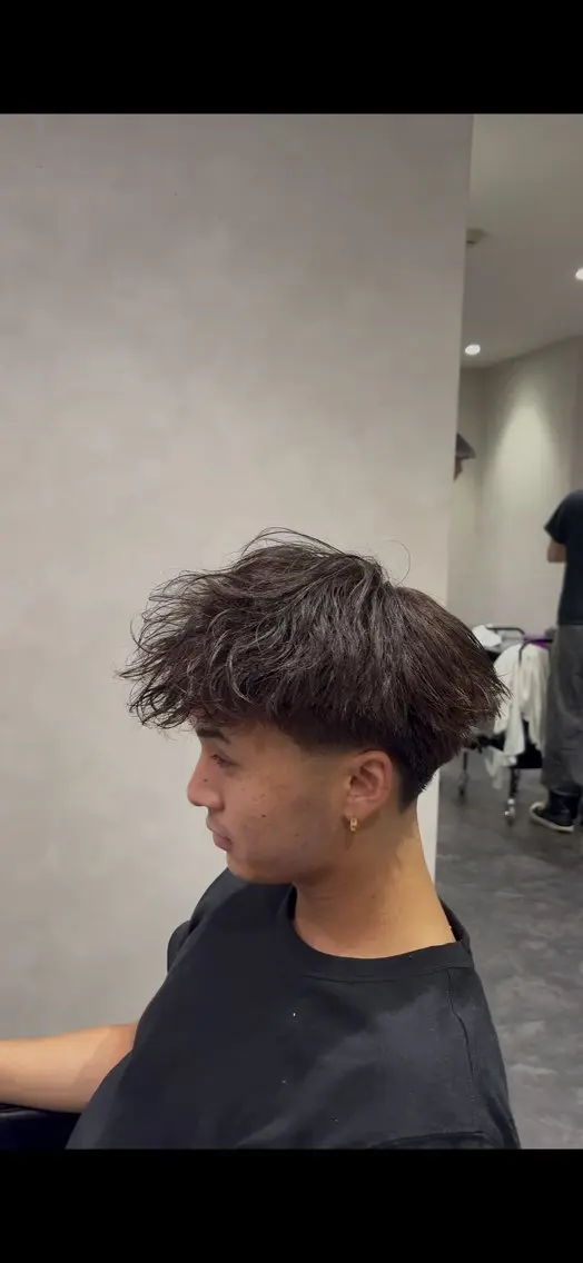 ミディアム カラー パーマ メンズ ミディアムパーマ メンズパーマ 心斎橋メンズパーマ 一樹のヘアスタイル