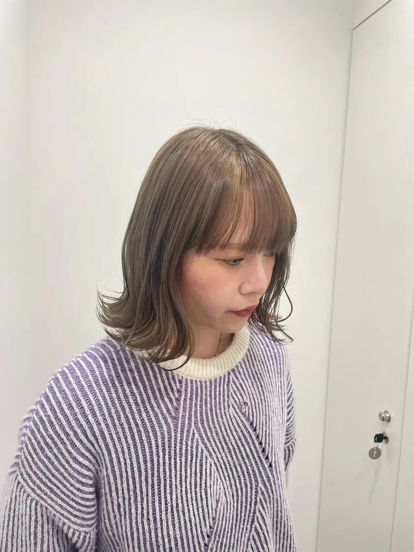 ミディアム 西能 心音のヘアスタイル