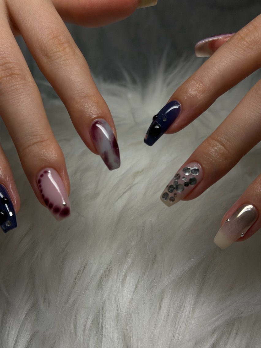 ネイル ハンドネイル フットネイル with hues AYAのネイルデザイン