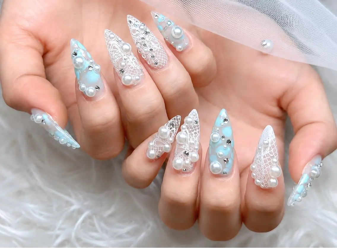ネイル アートネイル ボルドー フレンチネイル ジェルネイル 氷ネイル・うるうるネイル ハンドネイル Julie Nail Hinのネイルデザイン