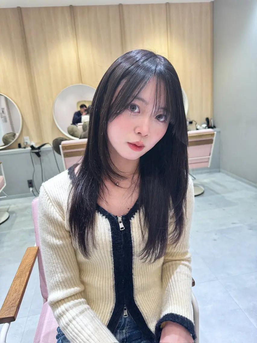 🔴🔵🟢 韓国風レイヤー 【感動のさらつや】似合わせカット+極つやカラー+縮毛矯正の写真