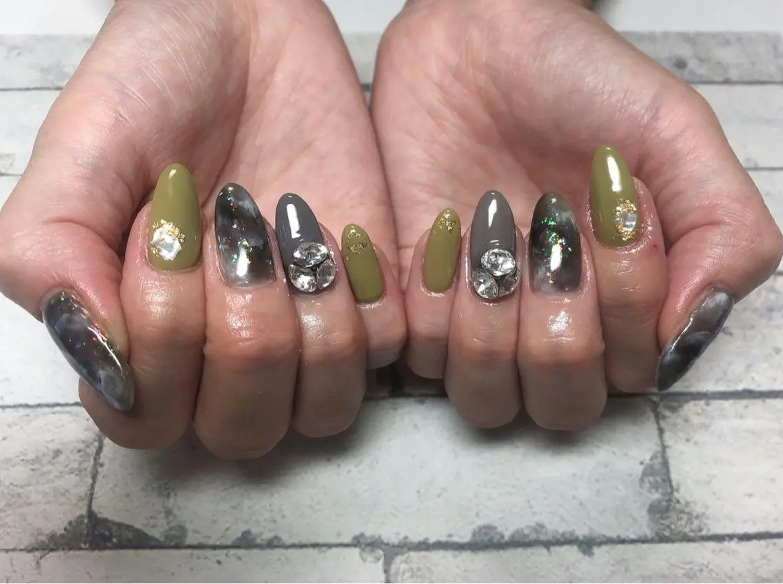 ネイル ストーンネイル EPICHA NAILのネイルデザイン
