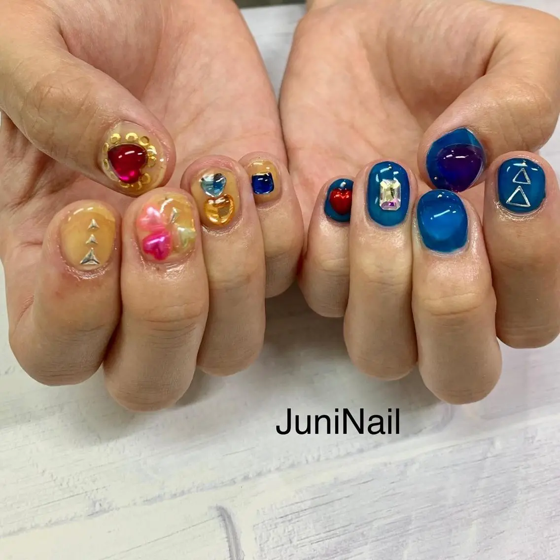 ネイル オーロラネイル クリアネイル フラッシュネイル フレンチネイル 氷ネイル・うるうるネイル ハンドネイル JuniNail 주니네일🇰🇷suのネイルデザイン