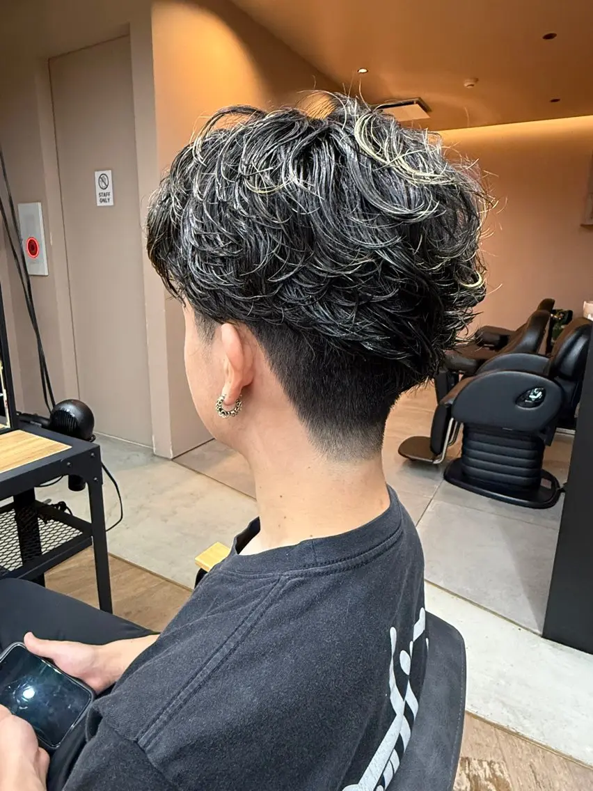 パーマ メンズ カット パーマ 岩佐 優之心のヘアスタイル