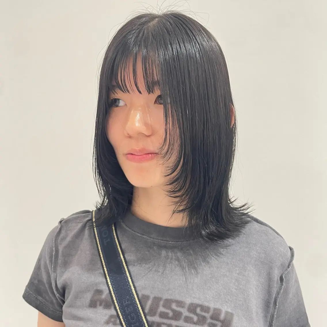 ミディアム カラー 顔周りカット レイヤーカット カット ヘアカラー 🎟ブリーチなし/艶 /暖色🎀くるみのヘアスタイル