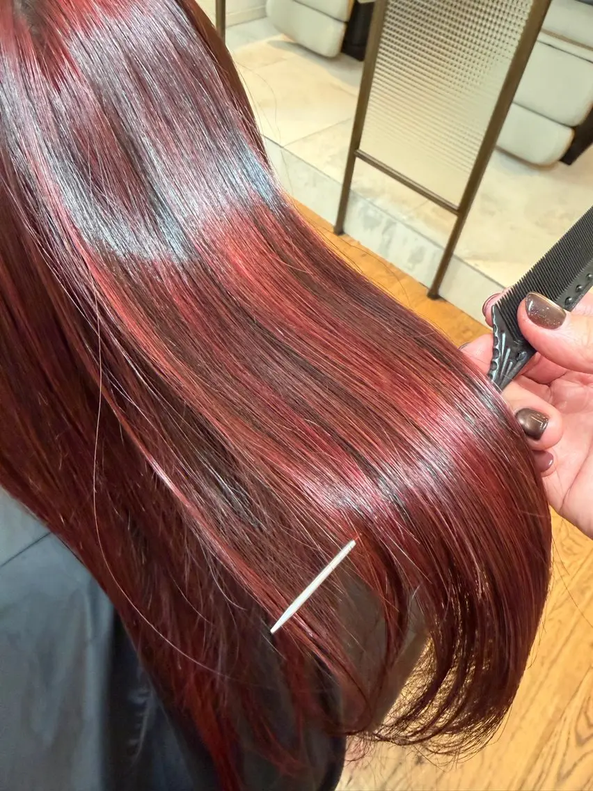 ロング カラー ブリーチ ハイライトカラー レッドカラー ハイライト トリートメント ナチュラルカラー✨ SHINYAのヘアスタイル