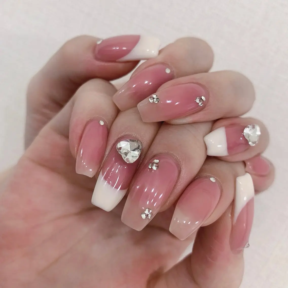 ネイル フレンチネイル 春ネイル 夏ネイル ワンホンネイル Rainbow Nailのネイルデザイン