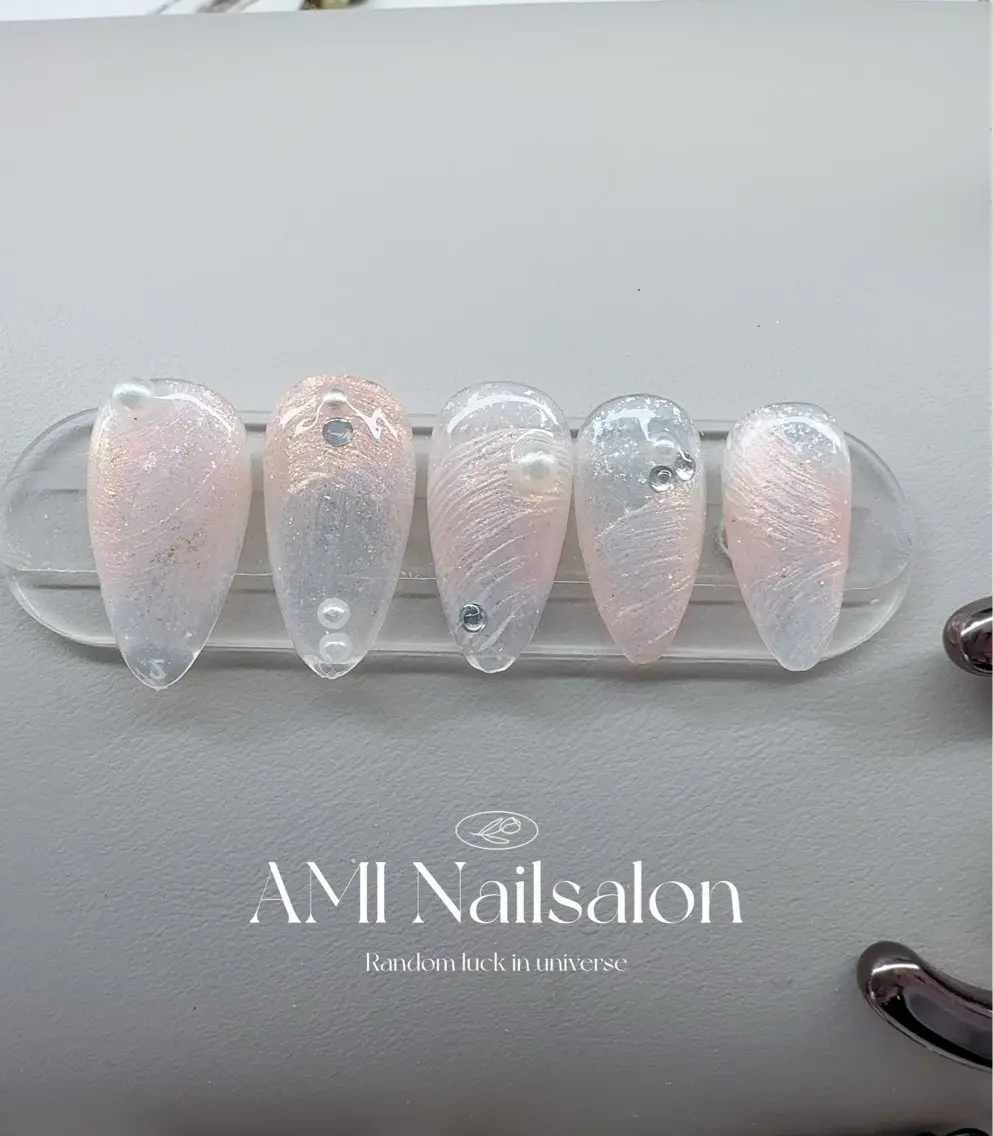 ミディアム ハンドネイル AMI Nailsalonのネイルデザイン