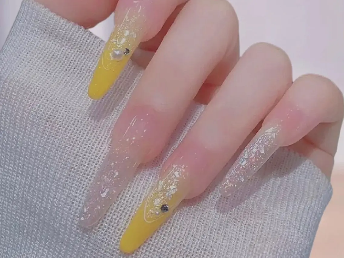 ネイル オーロラネイル チークネイル 長さ出し フットネイル フレンチネイル AND Nail 長さだし専門新宿店のネイルデザイン