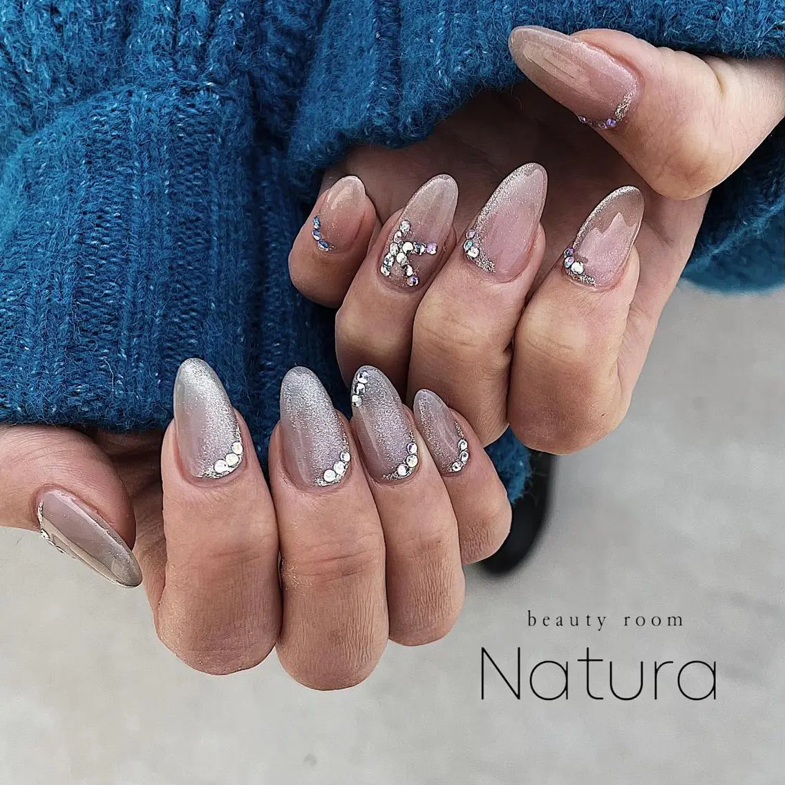 ネイル マツエク・マツパ アイブロウ マグネットネイル ハンドネイル beautyroom Naturaのネイルデザイン