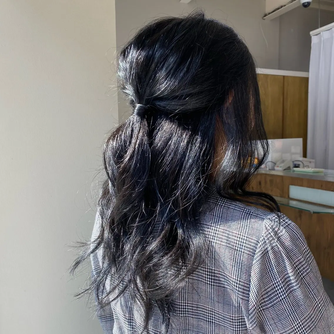 セミロング カラー 黒髪 ブリーチ ブルーカラー ブルーブラック ブリーチなしカラー カット ヘアカラー トリートメント 大硲 綾乃/ 暖色カラー❤️🔥のその他イメージ