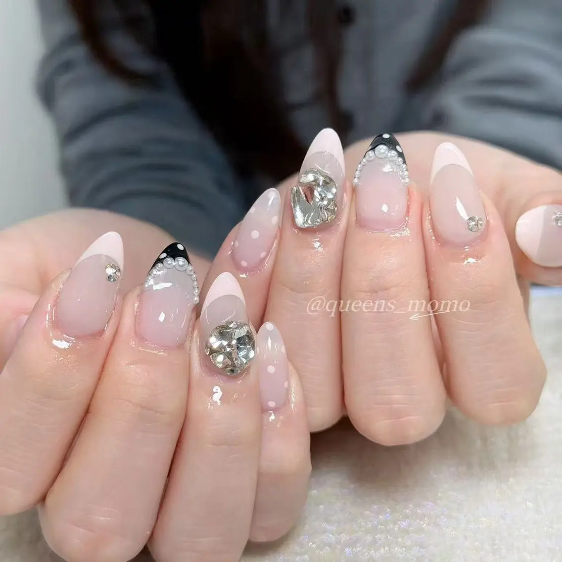 ネイル ハンドネイル Queens テイのネイルデザイン