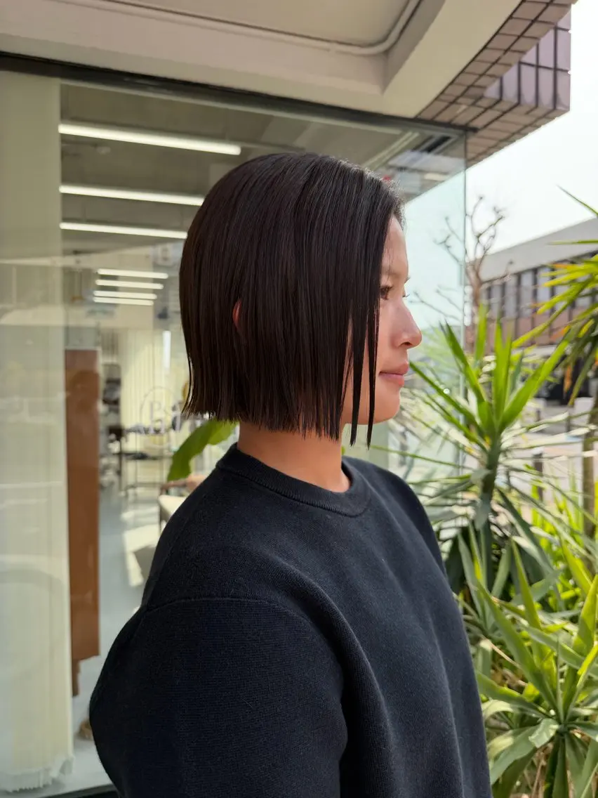 ショート ボブ 外ハネヘア 石川 実咲のヘアスタイル