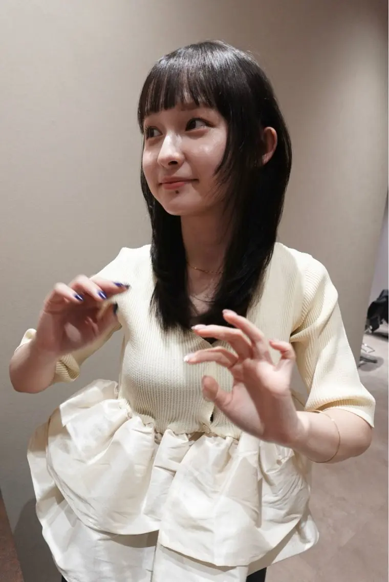 ミディアム レイヤーカット カット ヘアカラー 山本 真生のヘアスタイル