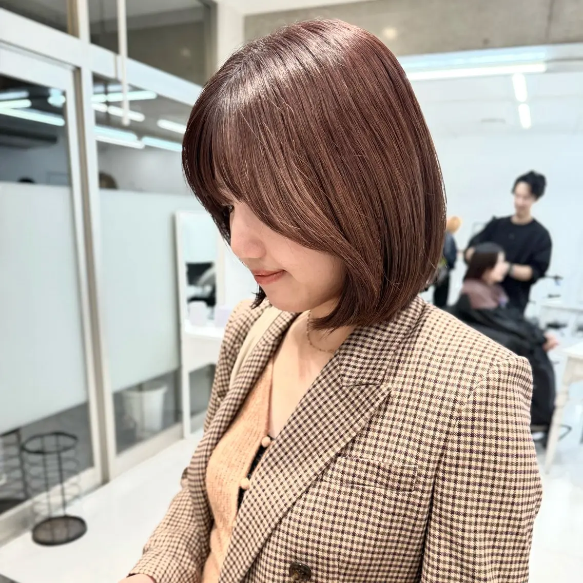 ミディアム カラー ベージュカラー ブラウンカラー ブラウンベージュ ボブ 会田有紀 /切りっぱなしボブのヘアスタイル