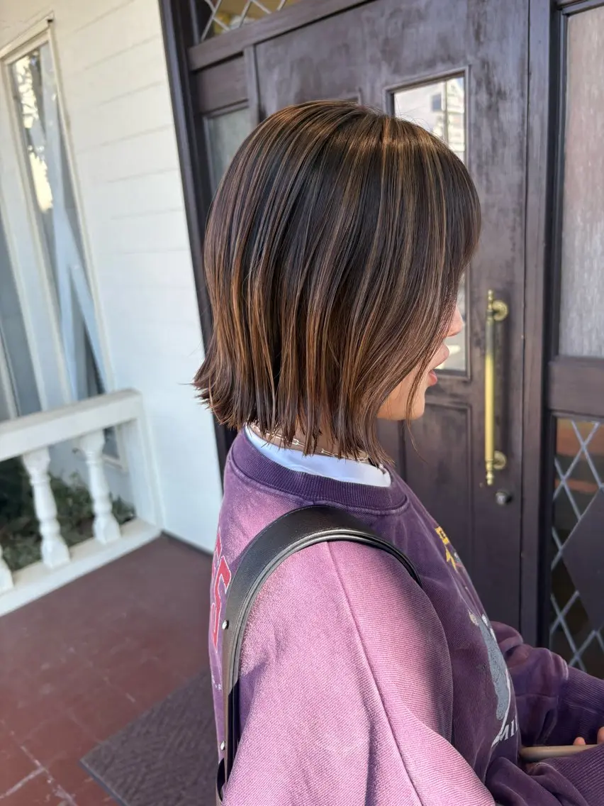 ショート カラー ベージュカラー ハイライトカラー ボブ ハイライト カット ヘアカラー 江原 彩華のヘアスタイル