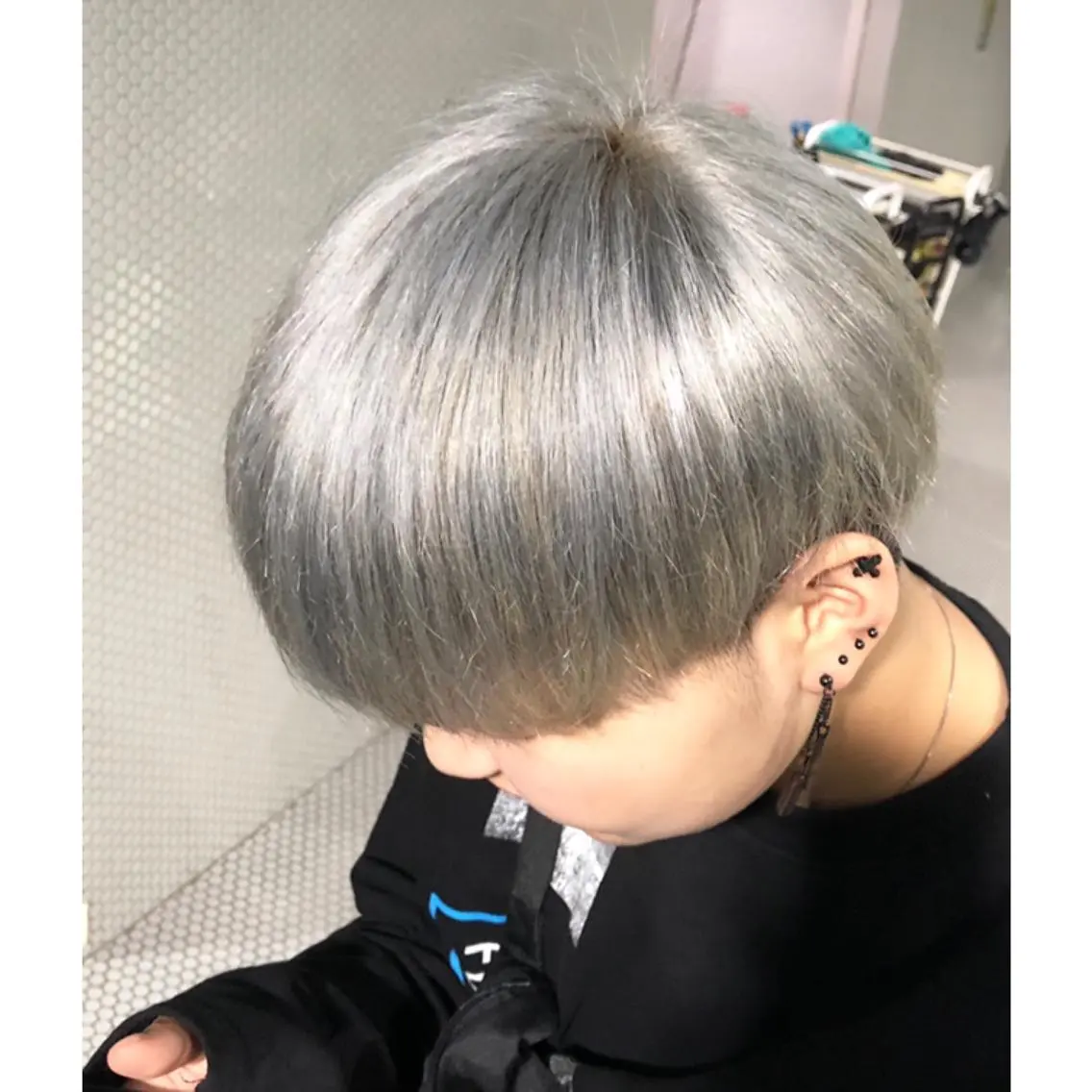 ショート カラー ボブ 中江 麻友のヘアスタイル