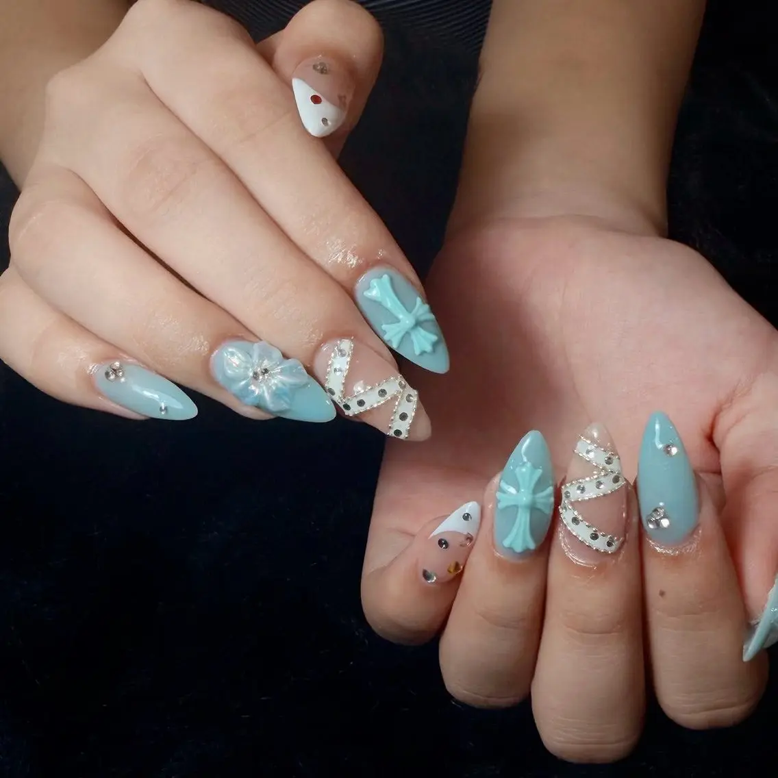 ネイル オーロラネイル 長さ出し フラッシュネイル フレンチネイル ジェルネイル ハンドネイル Amee Nail Salonのネイルデザイン