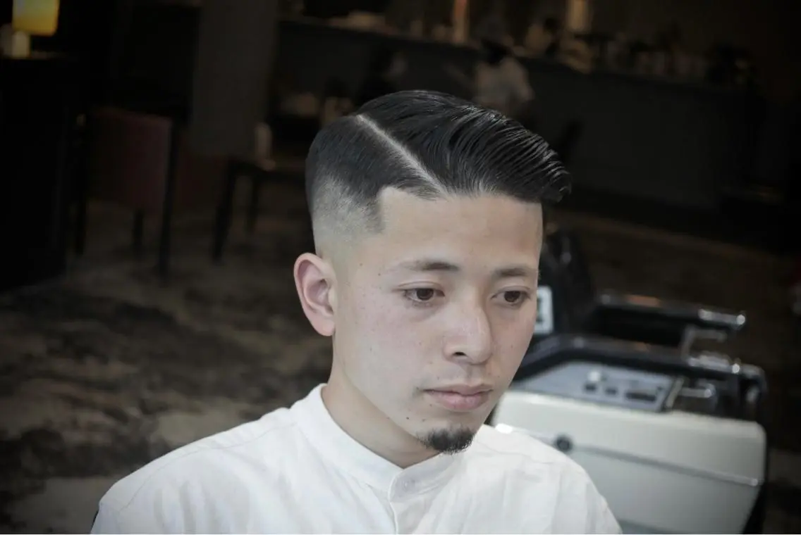メンズ フェードカット メンズパーマ 濡れパン スキンフェード スペインカール 平山 翔也のヘアスタイル
