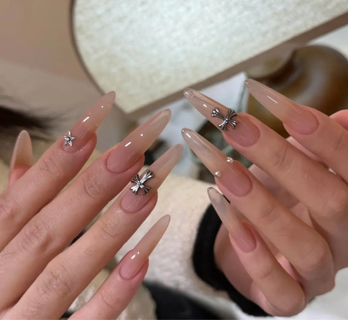 ネイル ハンドネイル Yuri ユリのネイルデザイン