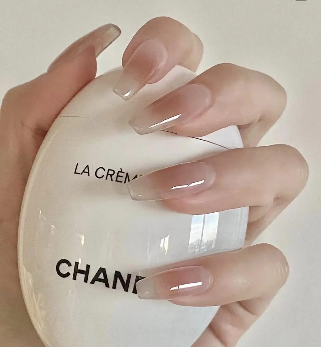 ネイル M nail モデルのネイルデザイン