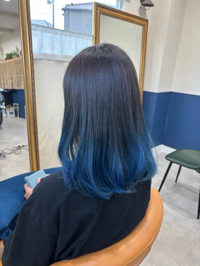 ロング カラー カット ヘアカラー 髪の家 tikiのヘアスタイル