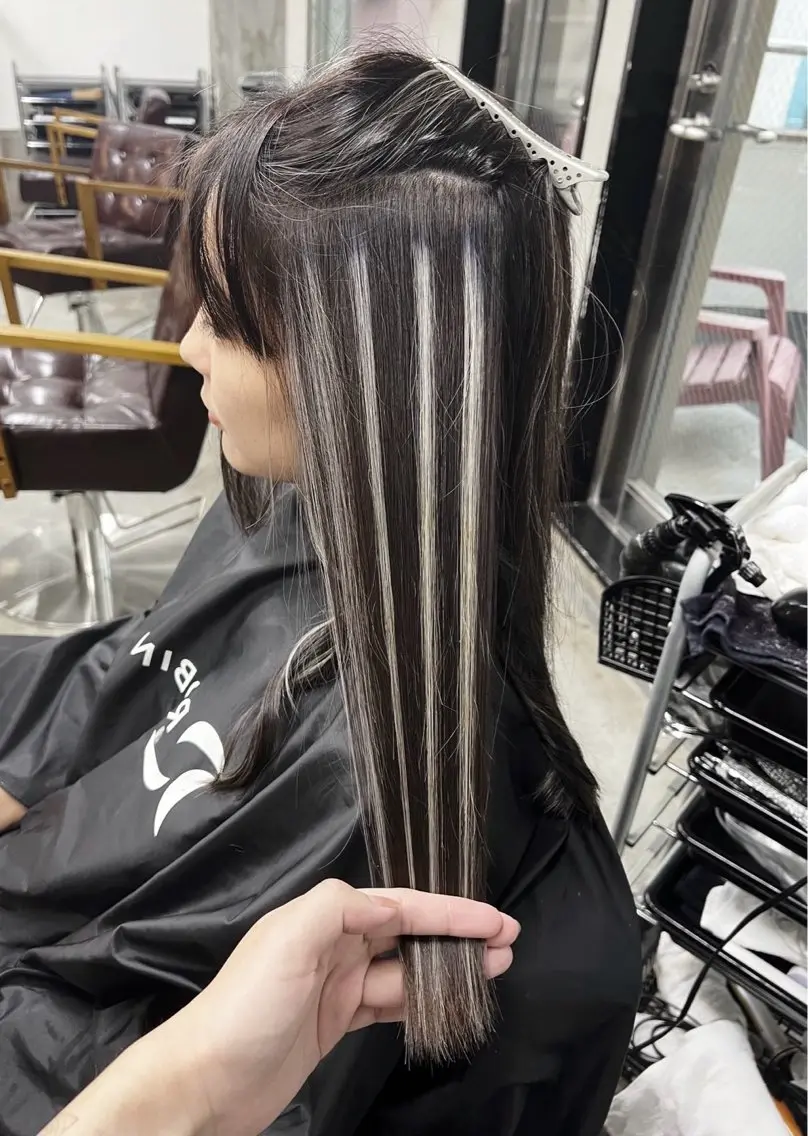 セミロング カラー ダークグレー ダークグレージュ グレージュ ハイライトカラー ハイライト ヘアカラー トリートメント 指名数No.1 /NAOYAのヘアスタイル