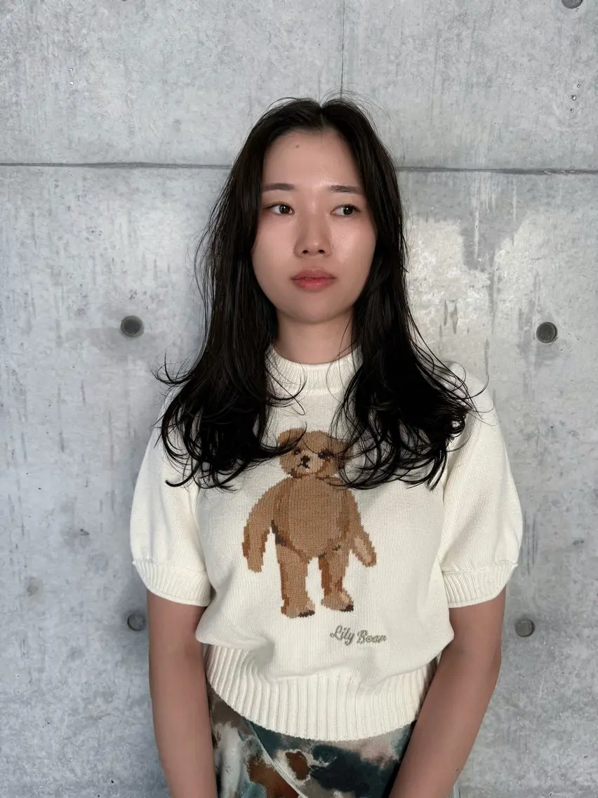 ロング カラー ロングレイヤー アッシュ ベージュカラー ブリーチ 透明感カラー カット ヘアカラー トリートメント 誰より丁寧なカット/ 小林輝/レイヤーのヘアスタイル