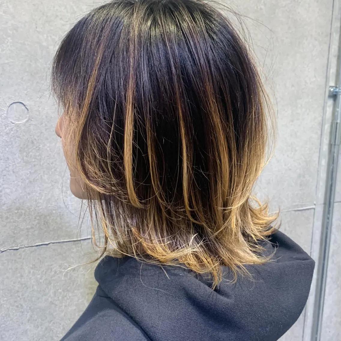 ミディアム ハイライト ウルフカット カット ヘアカラー オシャレ髪✔️ 店長オオキアキヒロのヘアスタイル