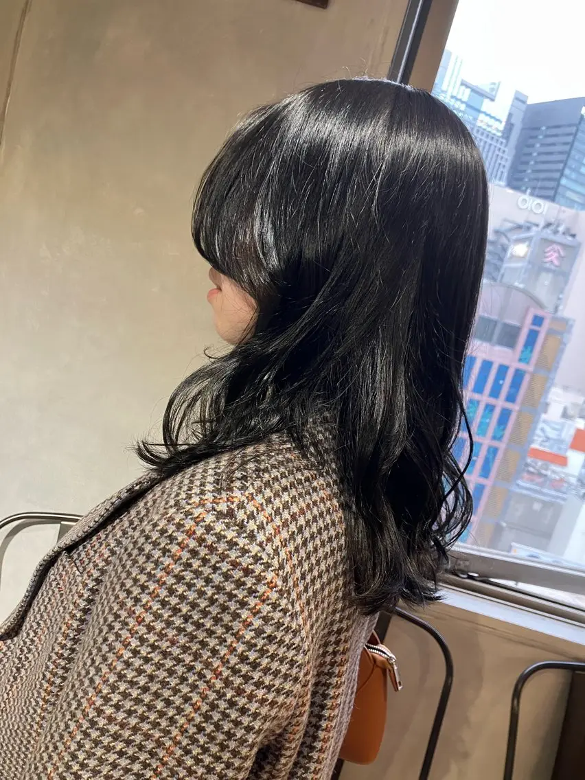 ミディアム 顔まわりレイヤー レイヤーカット misaki 顔周りカット/なんばのヘアスタイル