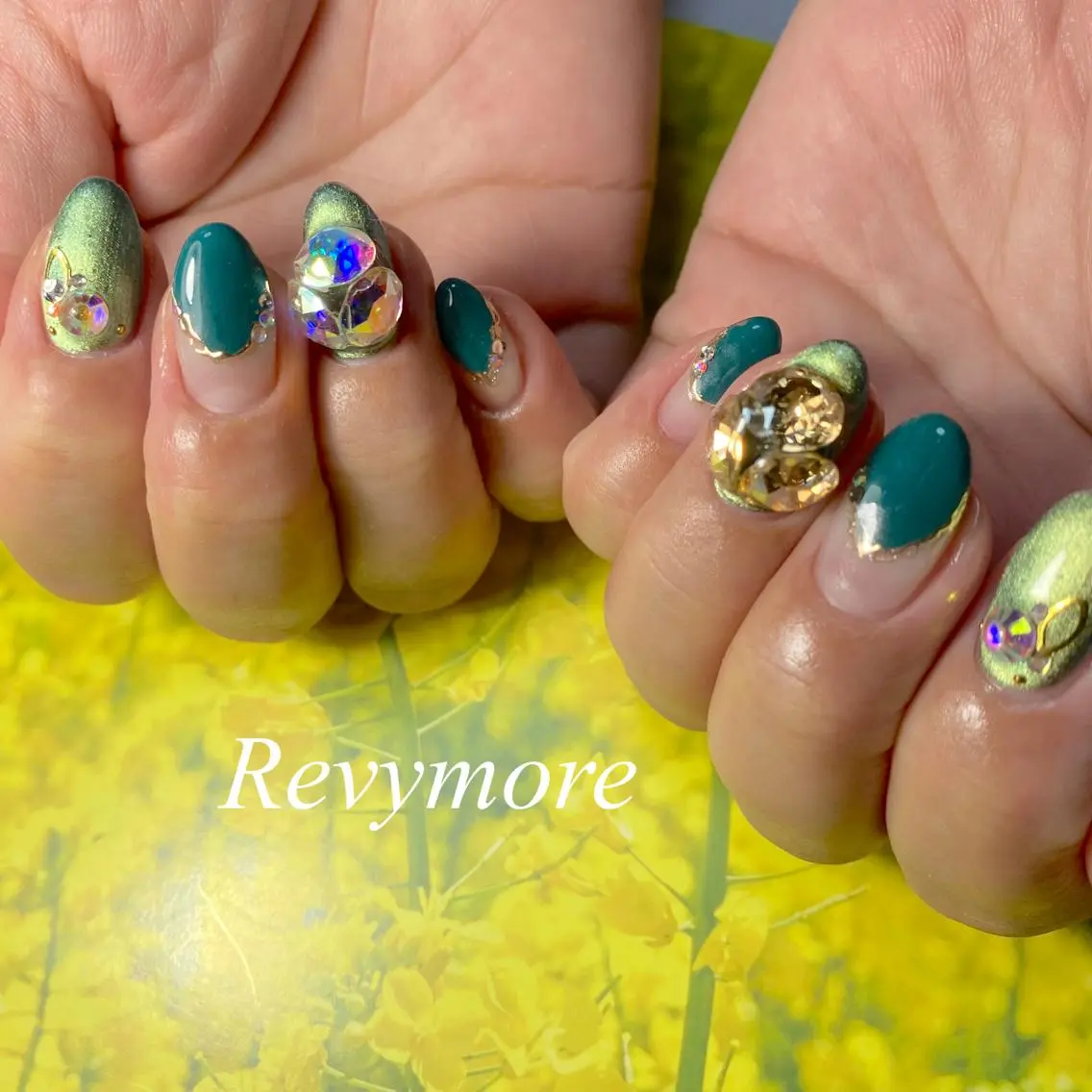 ミディアム ネイル アートネイル フレンチネイル ジェルネイル ミラーネイル ニュアンスネイル nail salon Revymoreのネイルデザイン